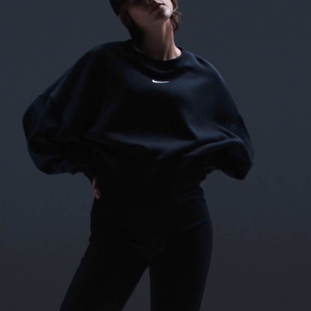 Set of  2 Nike Black Over-Oversized Crew Neck Sweatshirt medium